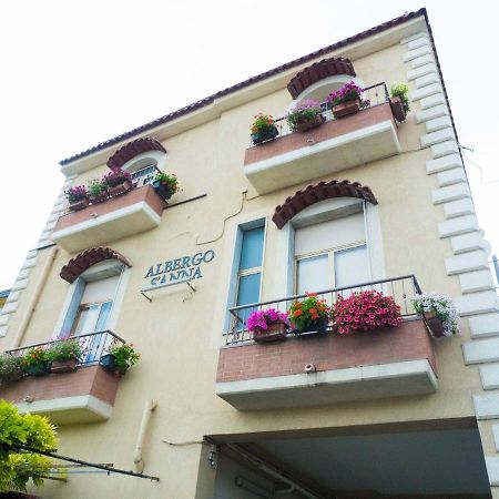 Albergo Sant'Anna Pagani Dış mekan fotoğraf